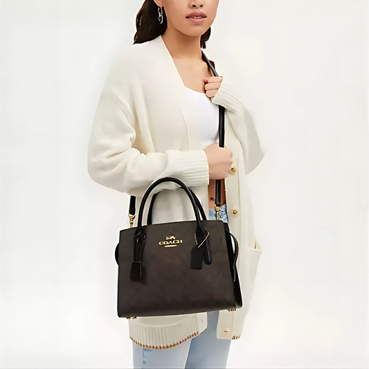 Coach Andrea Carryall – Signature Canvas